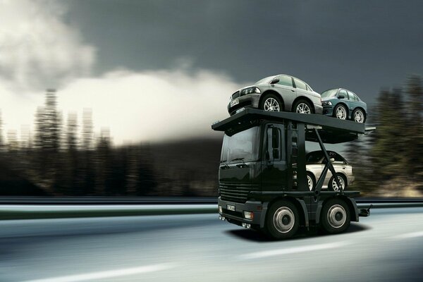 Mini KAMAZ carries mi cars, micro transportation