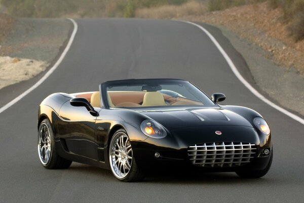 Nero Anteros Roadster sulla strada