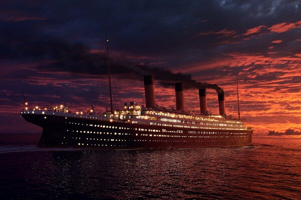 Titanic sur fond de coucher de soleil rouge
