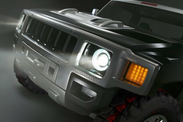 Primer plano Hummer con faros encendidos