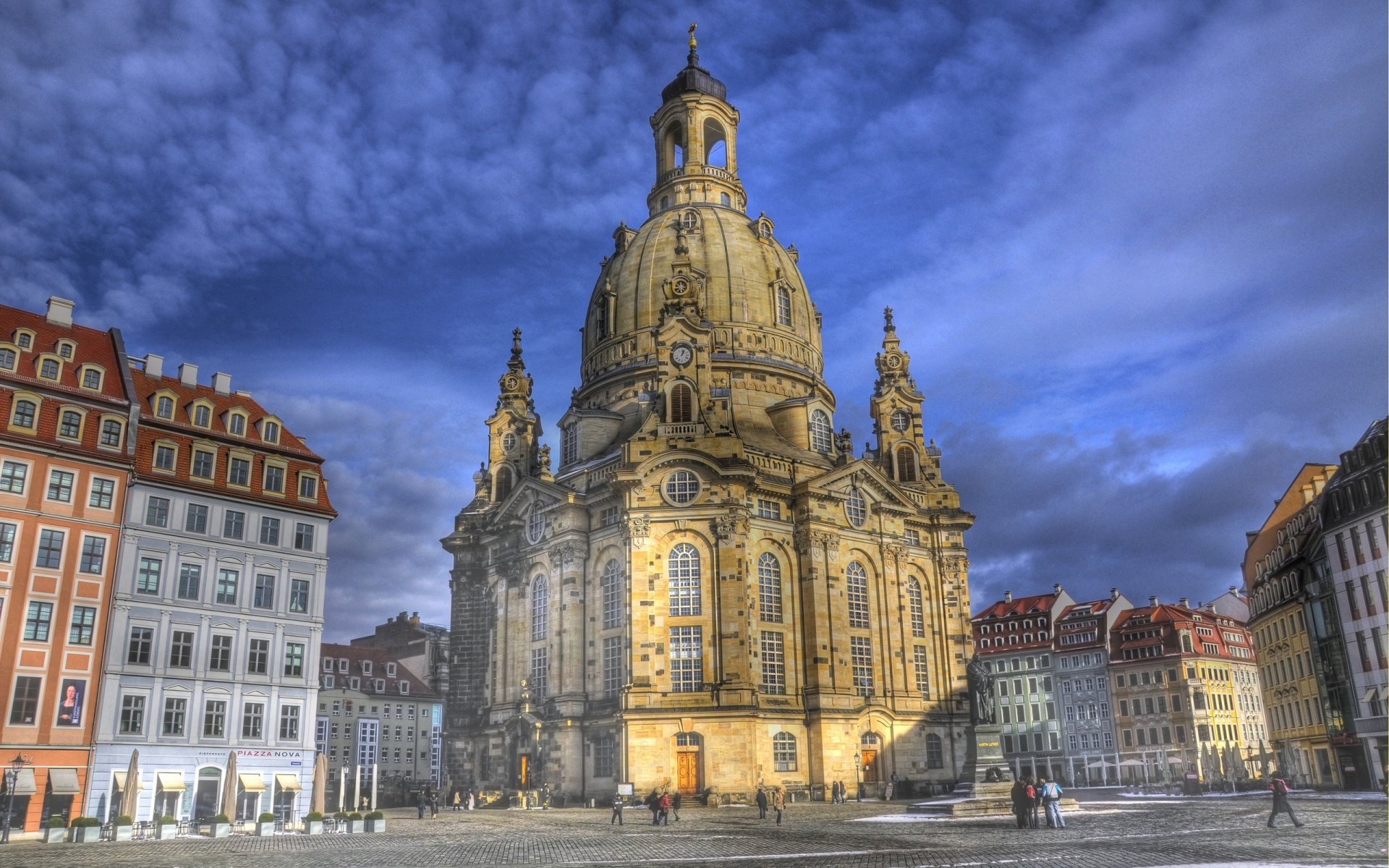 stadt platz denkmal wolken