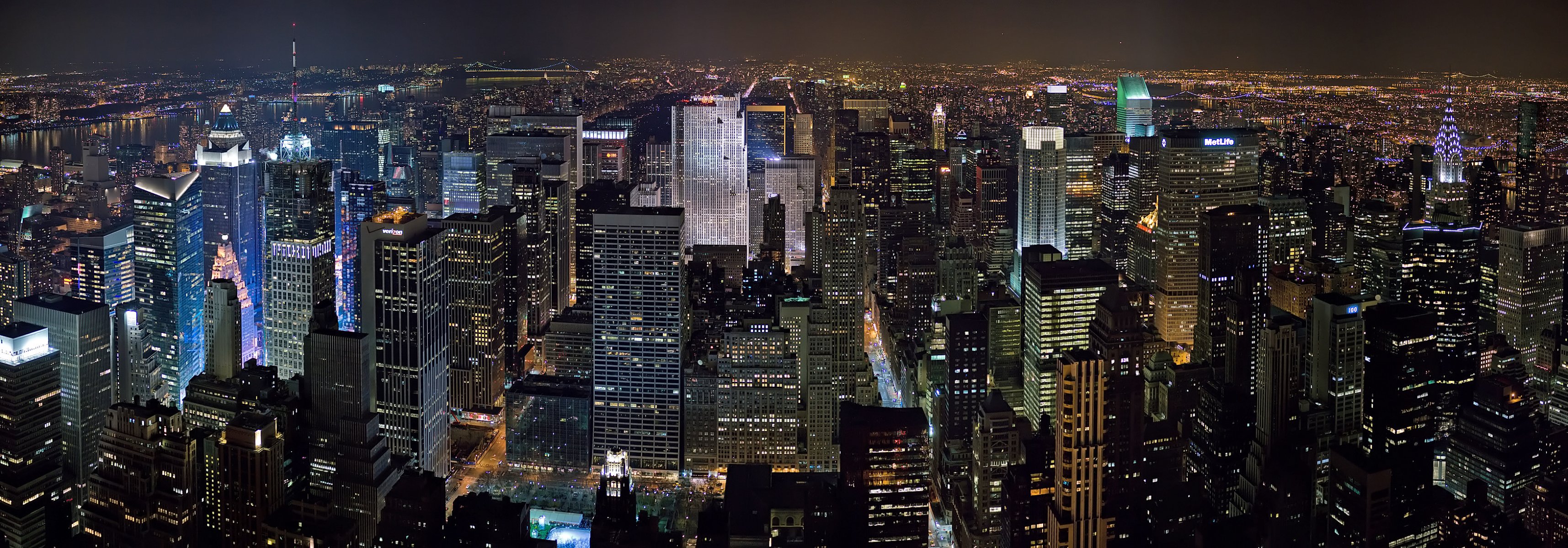 new york night skyscraper