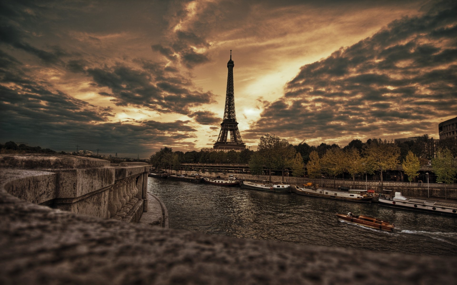 paris embankment eiffel tower