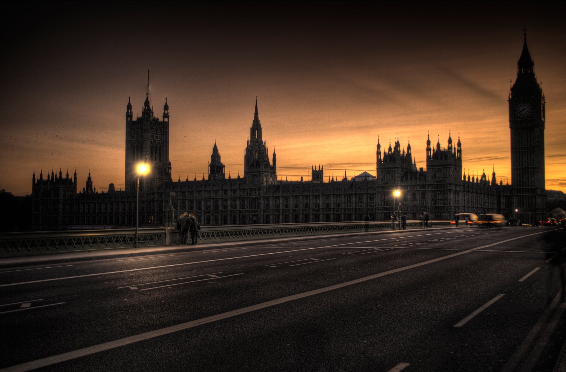 london bridge big ben people