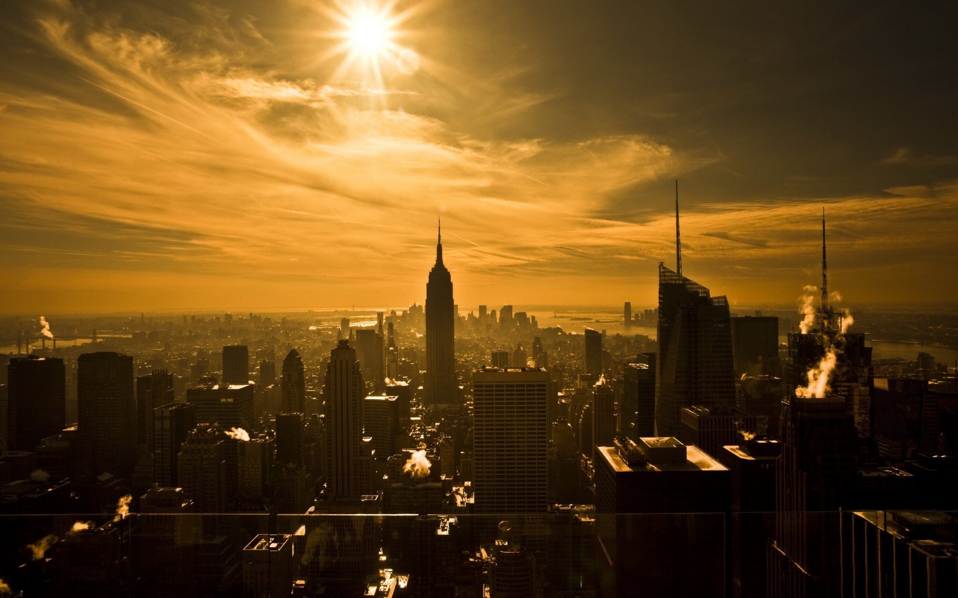 new york city wolkenkratzer sonne sepia