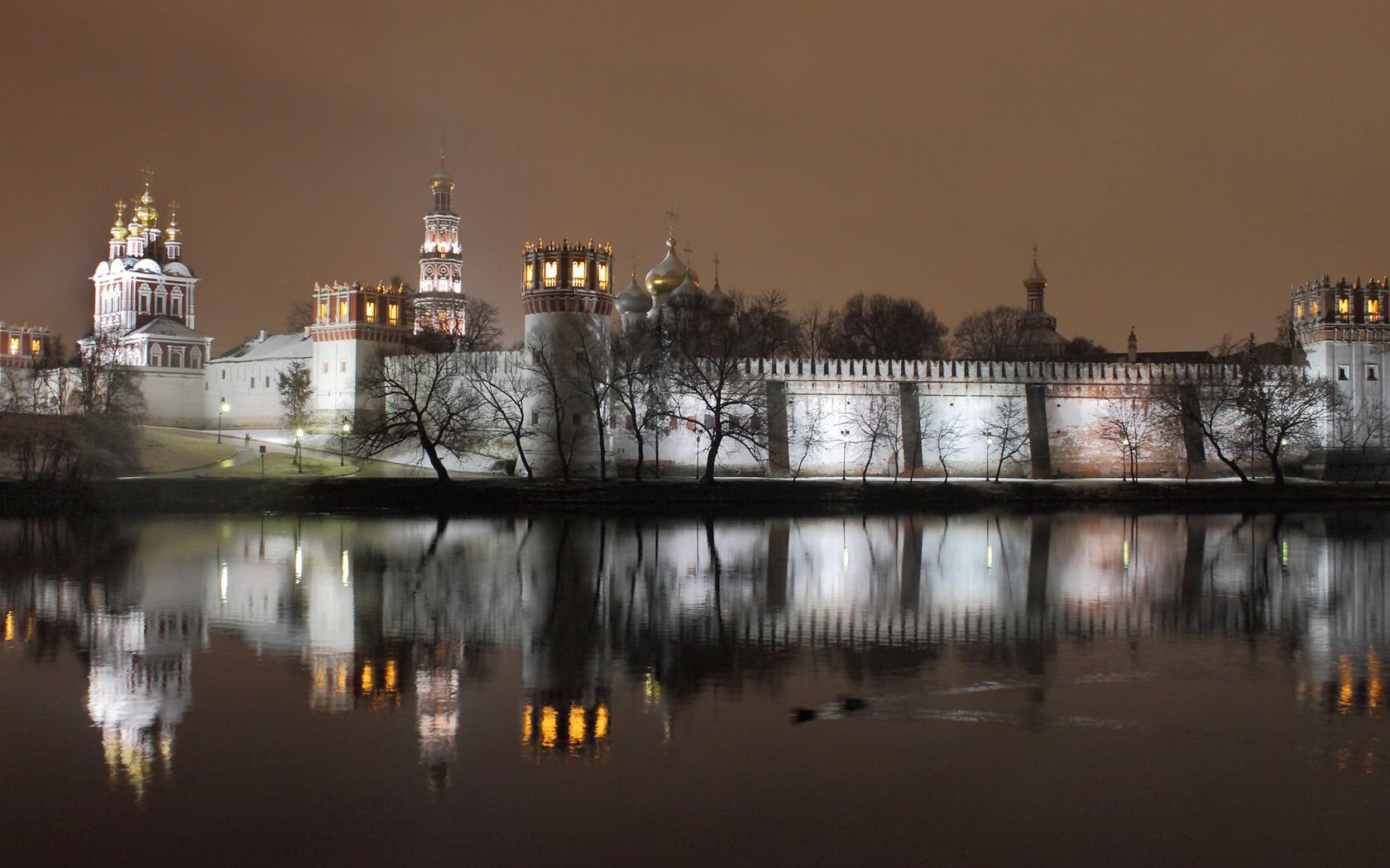 novodevichy kloster abend