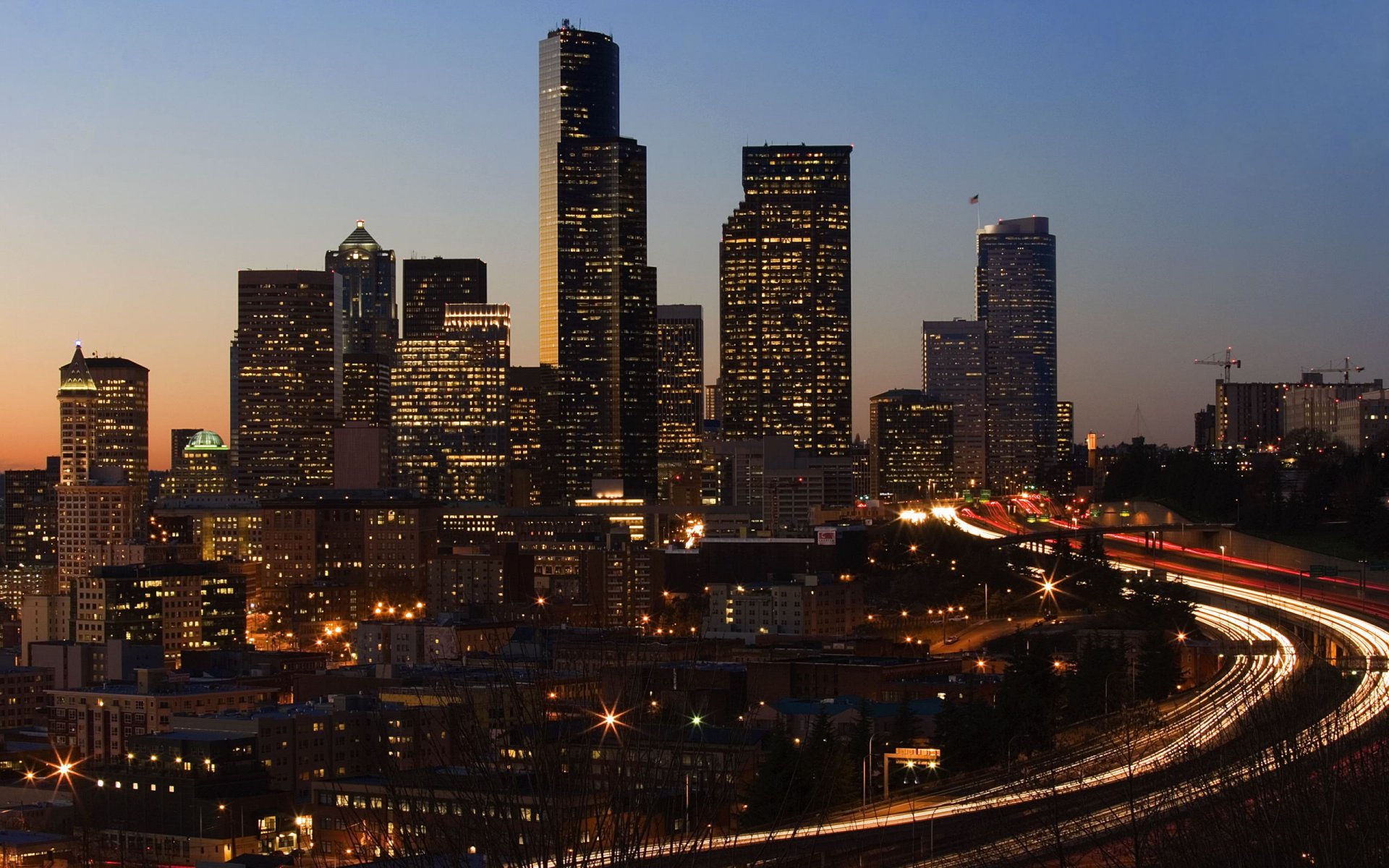 seattle wolkenkratzer gebäude laternen lichter