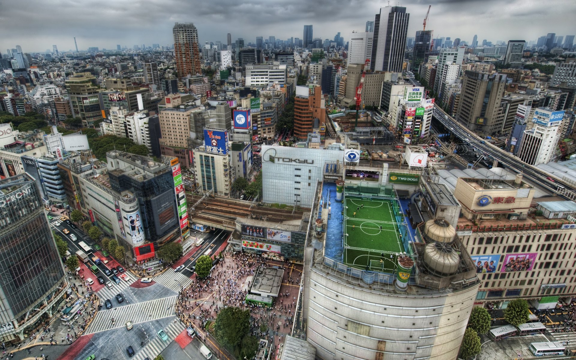 tokio japonia metropolia hdr domy dachy boisko droga tłumy ludzi