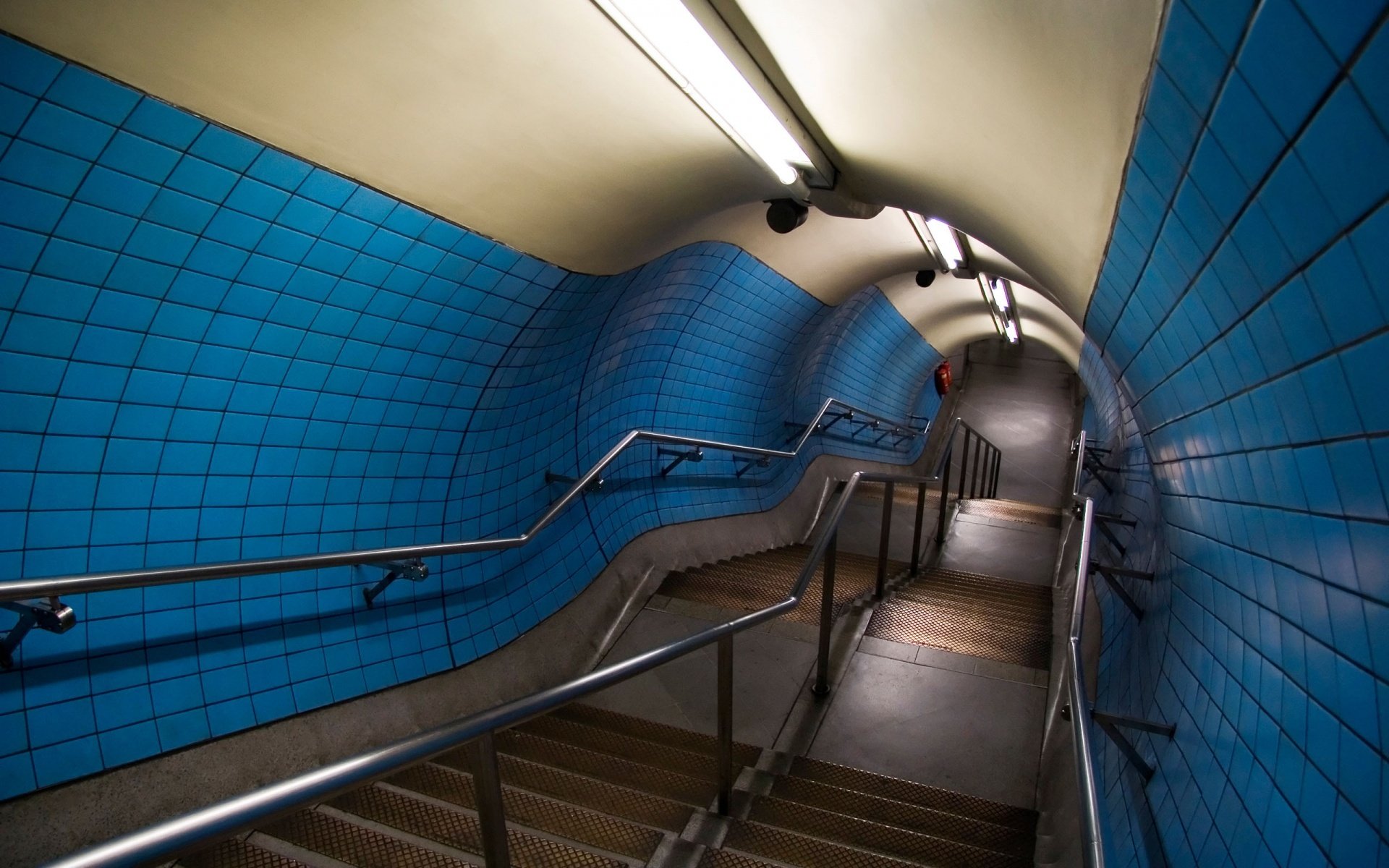 tunnel stufen geländer lampen