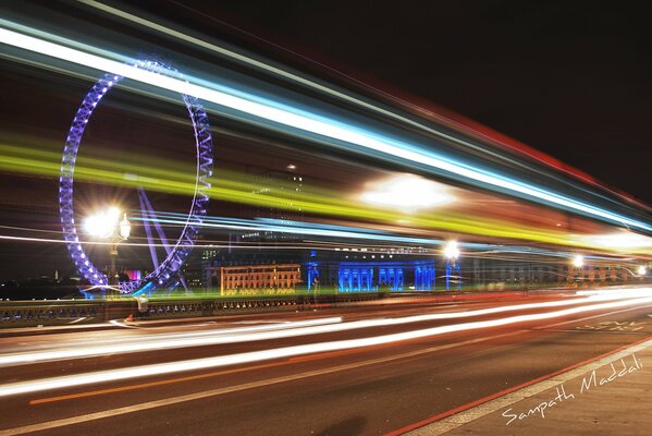 Ruota panoramica notturna a Londra