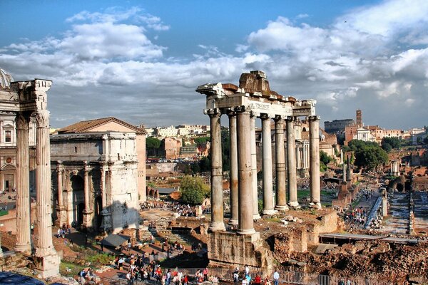 Image très colorée des ruines romaines