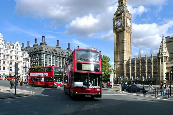 Autobús de dos pisos a Inglaterra con Big Ben