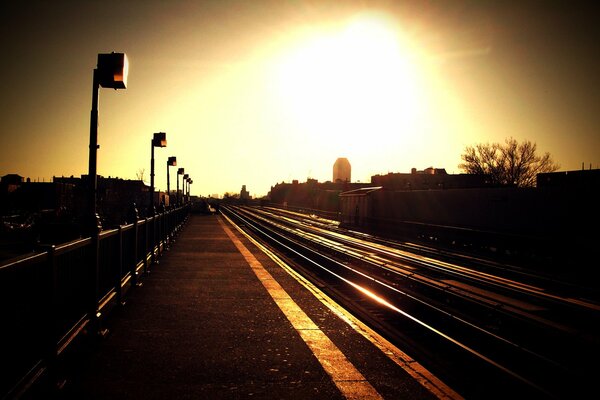 Sonnenuntergang auf dem Bahnhofstorte