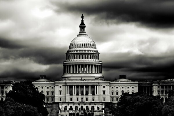 Imagen casa blanca blanco y negro