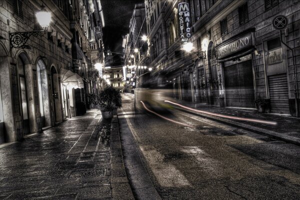 Rue de nuit vide avec lanterne