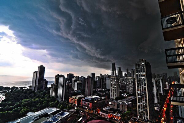 Nube temporalesca su Chicago