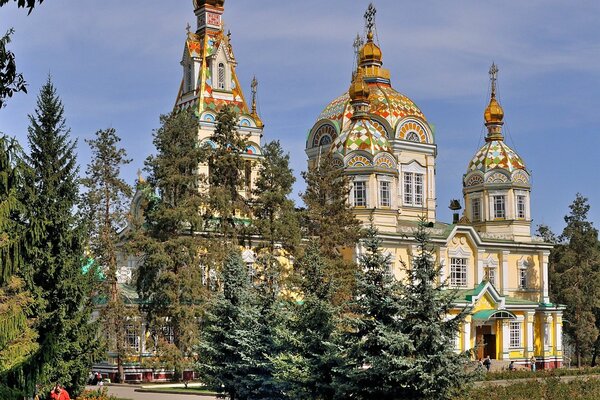 The church with golden baths and a park nearby