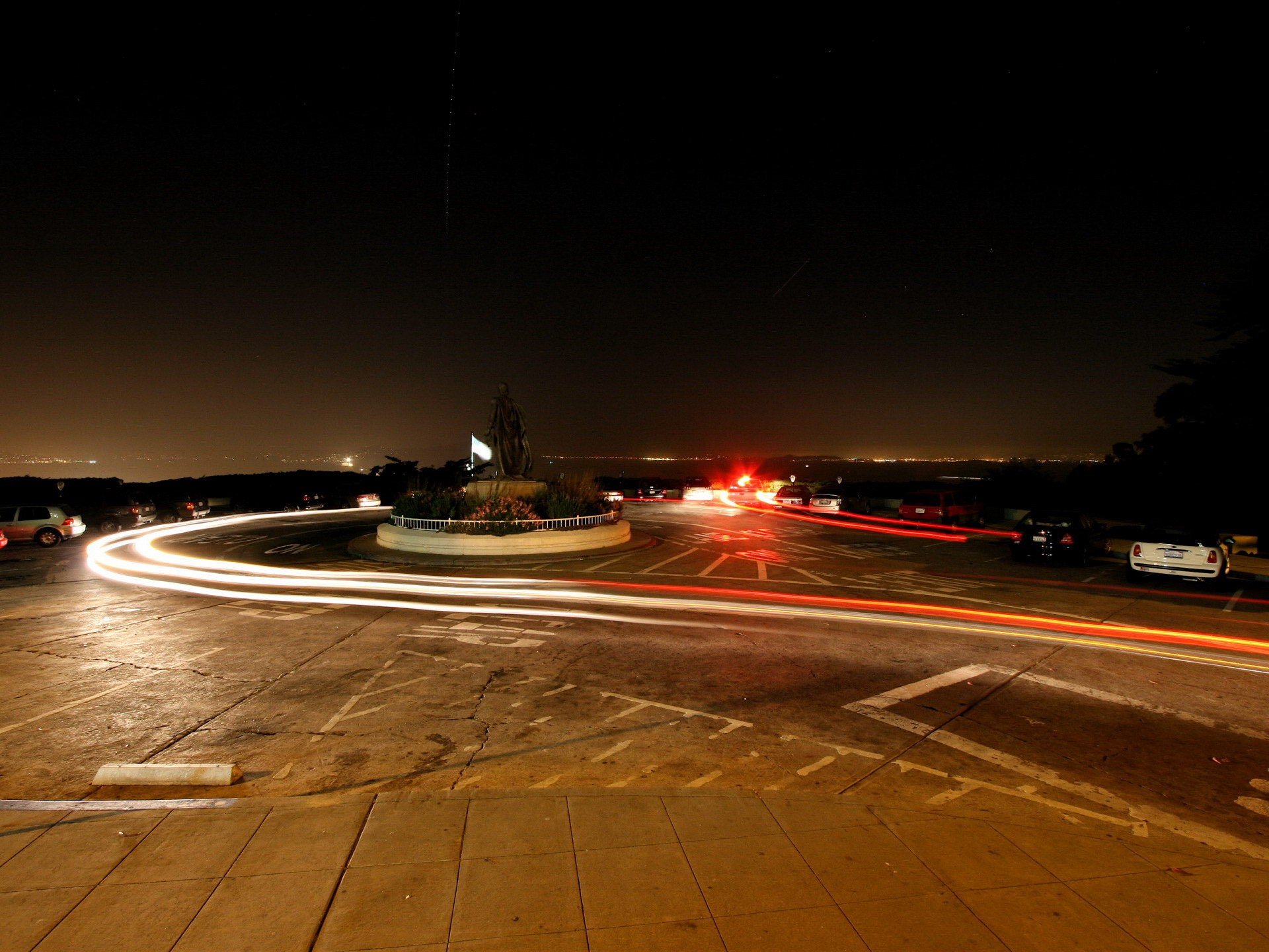 strada tracce notte auto