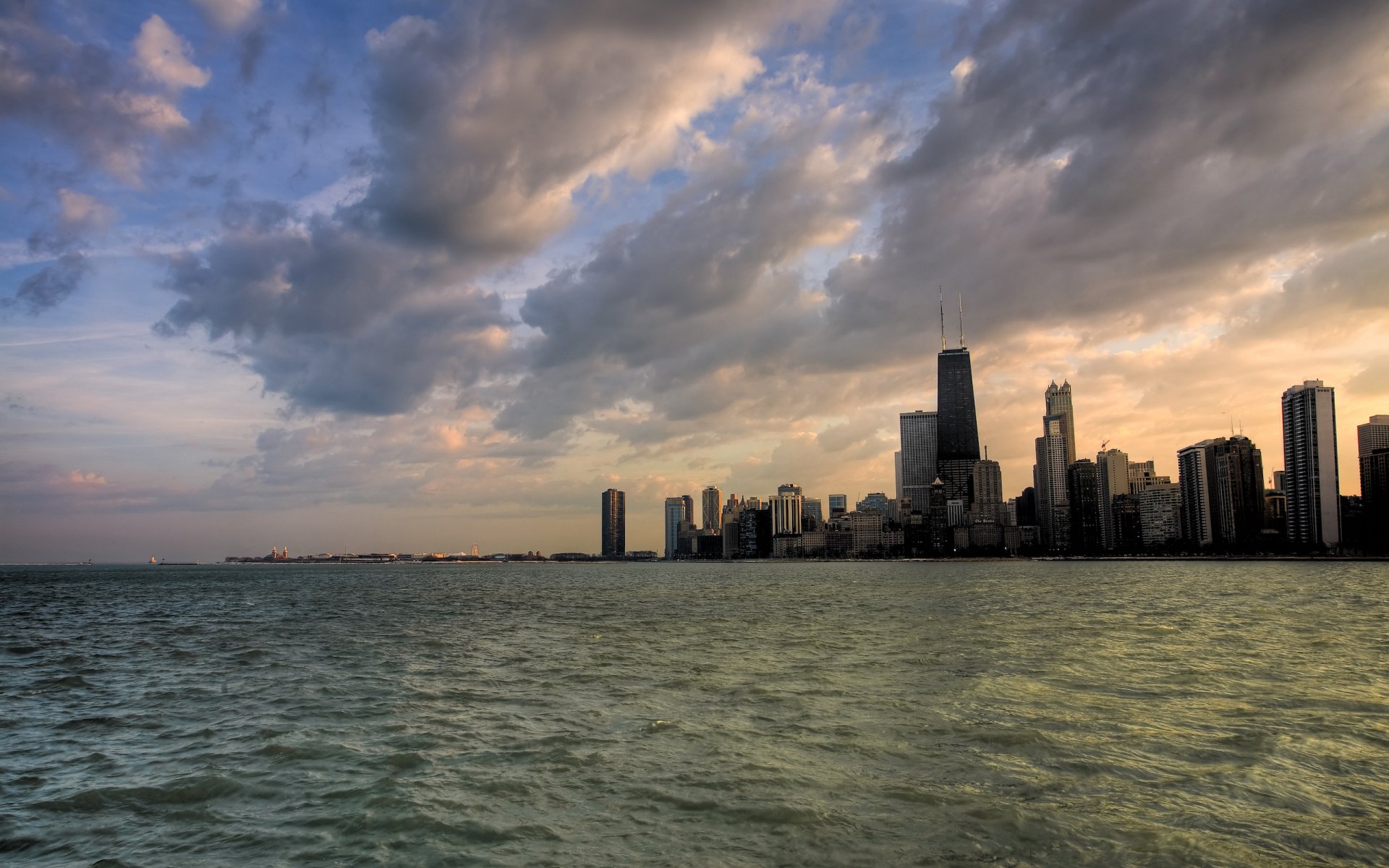 nuvole grattacieli acqua chicago