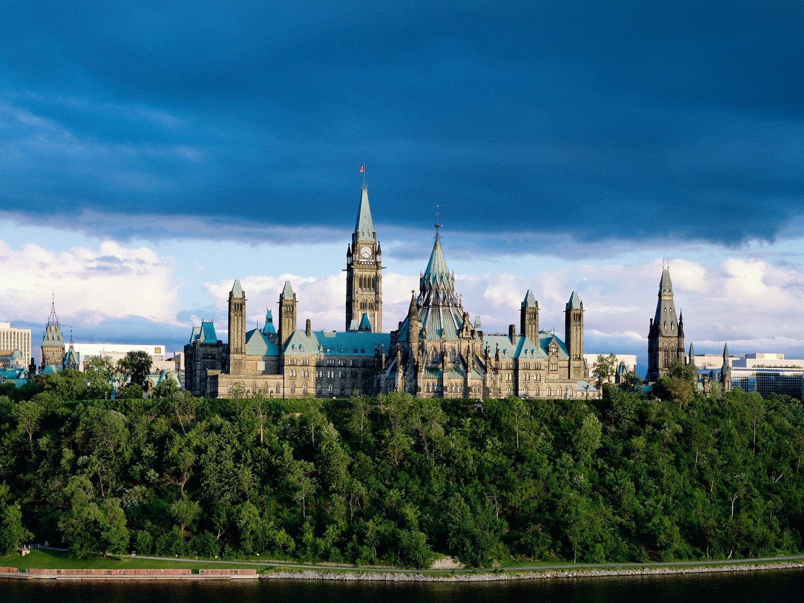 parlamento ontario canada alberi nuvole edificio