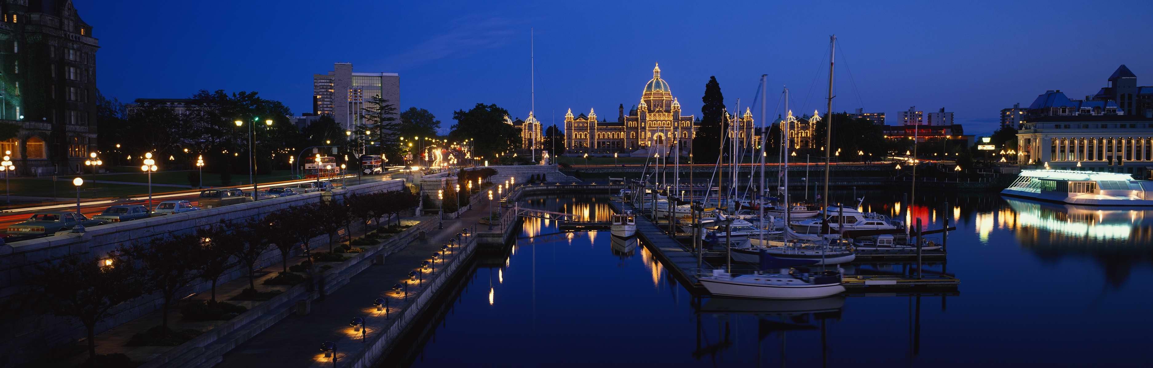 night yacht panorama