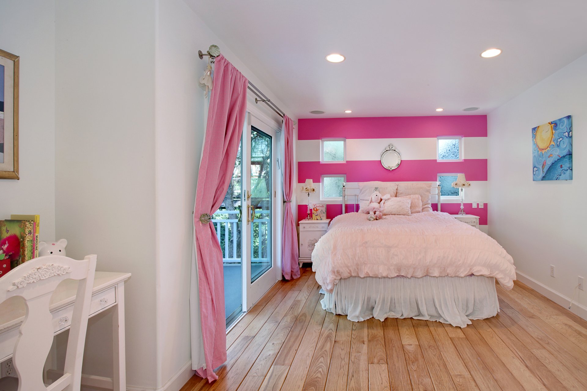 interior design bedroom bed photo