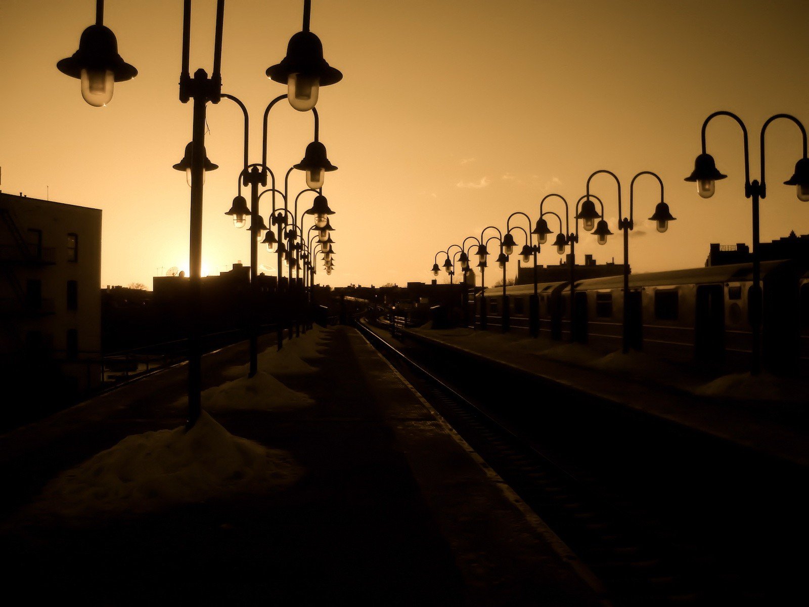 tramonto ferrovia lanterne