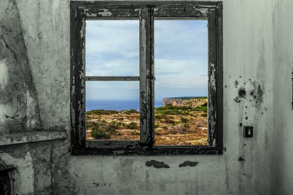 Vista de la naturaleza desde la ventana de la habitación