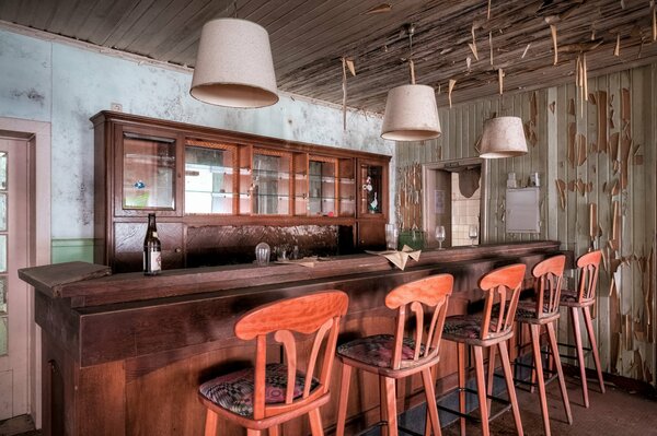 Bar, Theke, Interieur im Retro-Stil