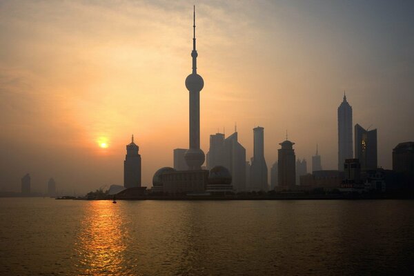 Alba nella città cinese di Shanghai