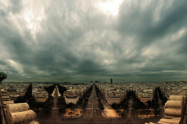 Photo de la ville sous les nuages