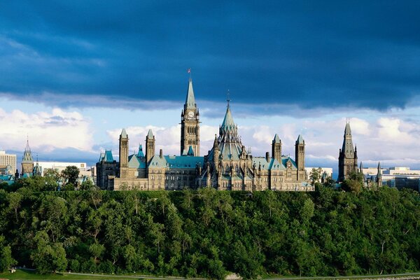 Schöne Aussicht auf das Parlament von Ontario