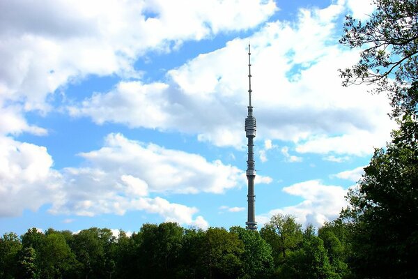 Wieża Ostankino widok z daleka