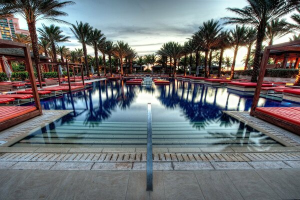 Piscina dell hotel alle Bahamas