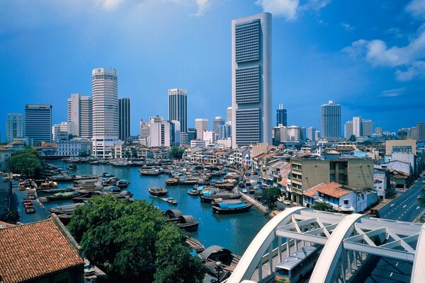 Boats of the Singapore rekis bird s-eye view