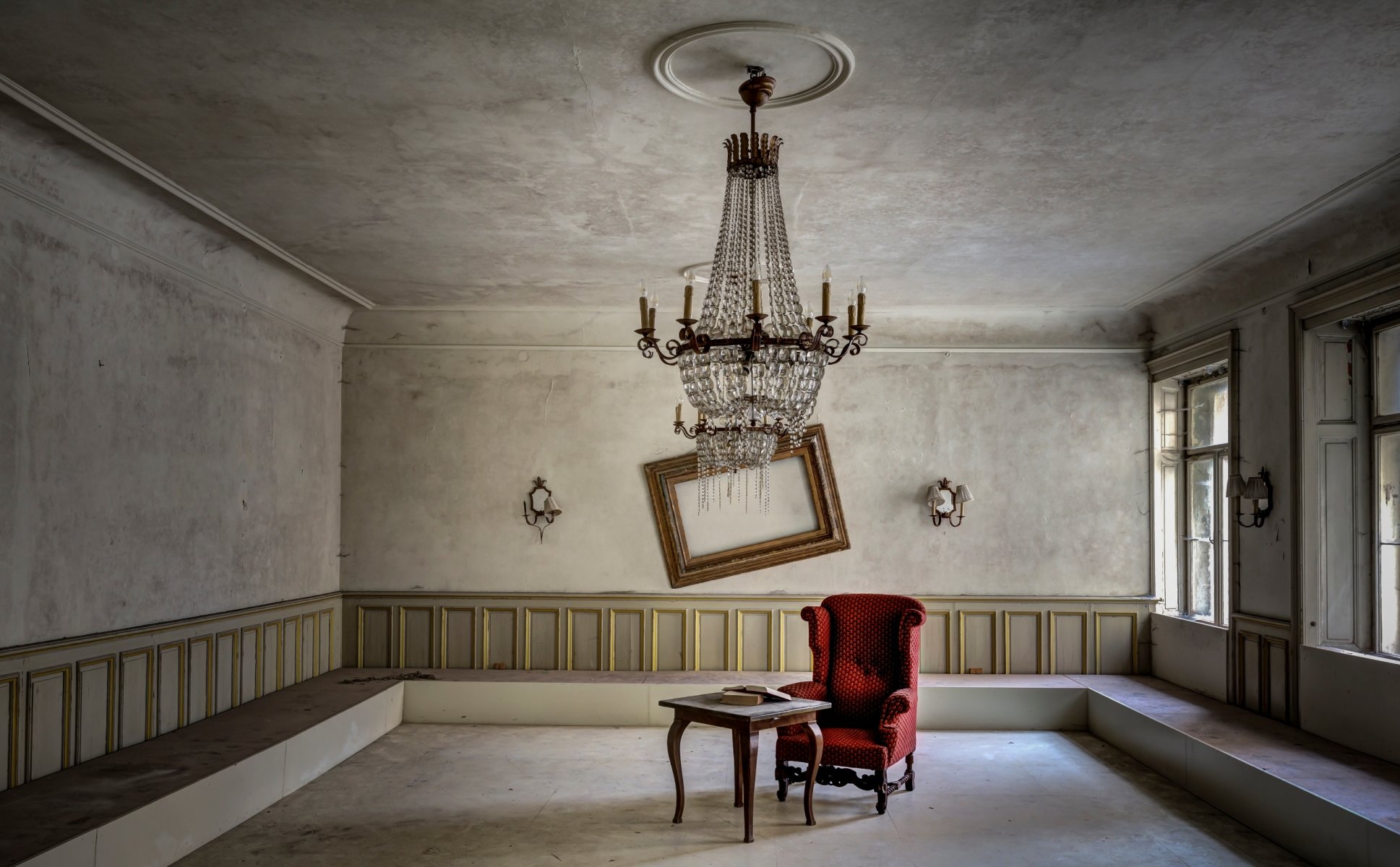 room chandelier chair