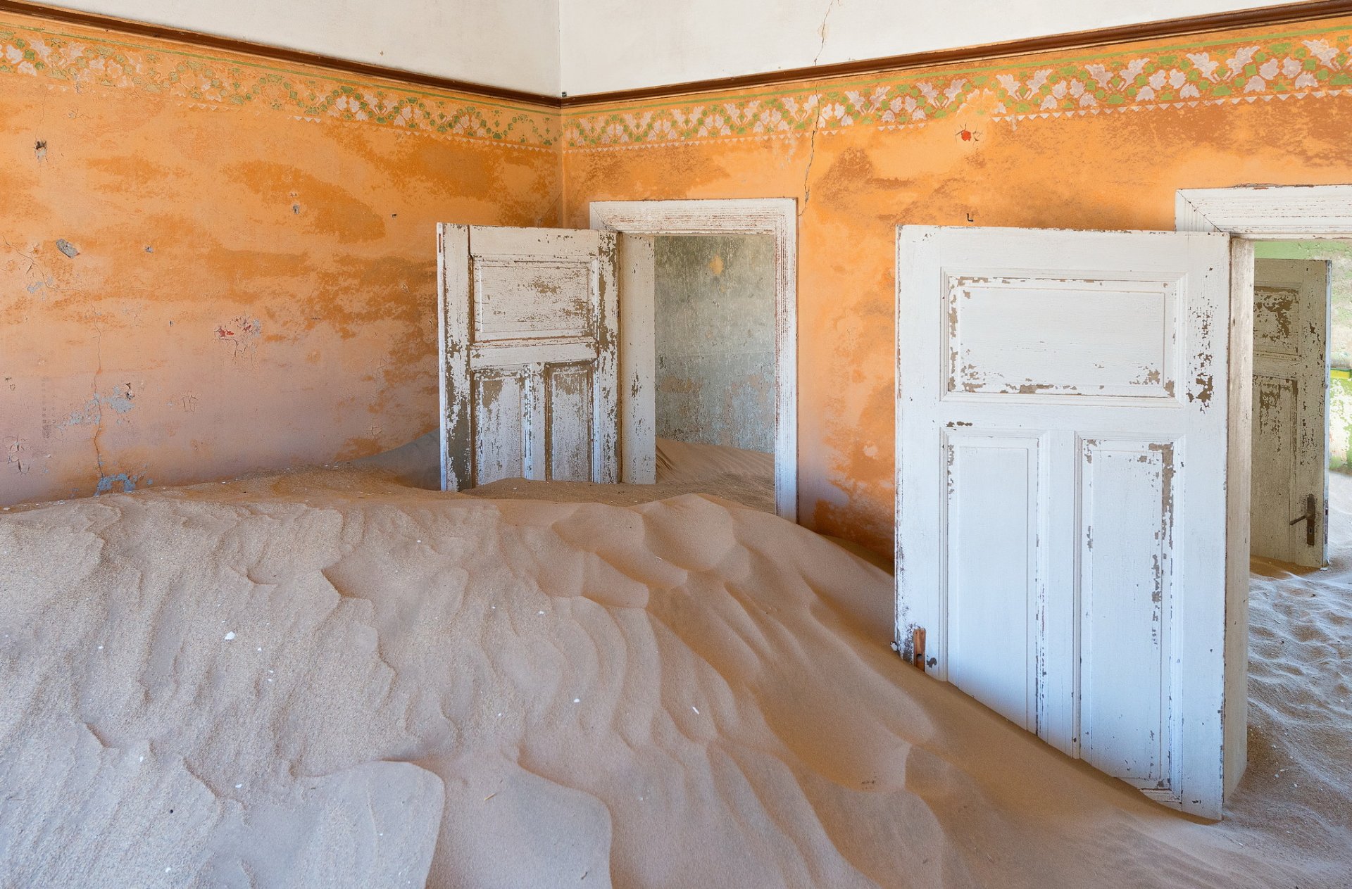 chambre portes sable