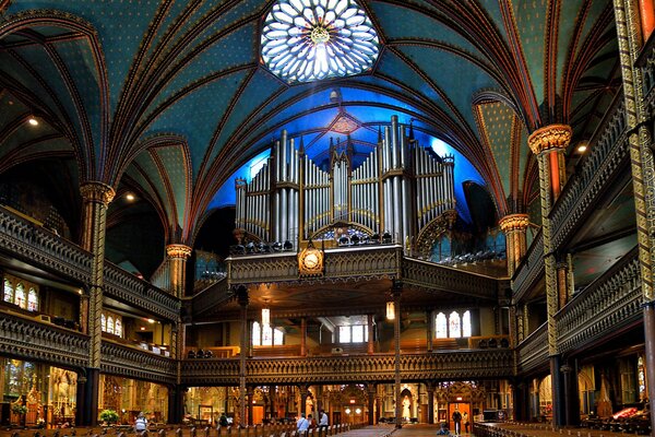 A magnificent cathedral with columns and balconies