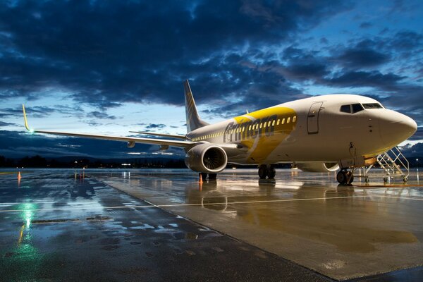 El avión se prepara para otro vuelo