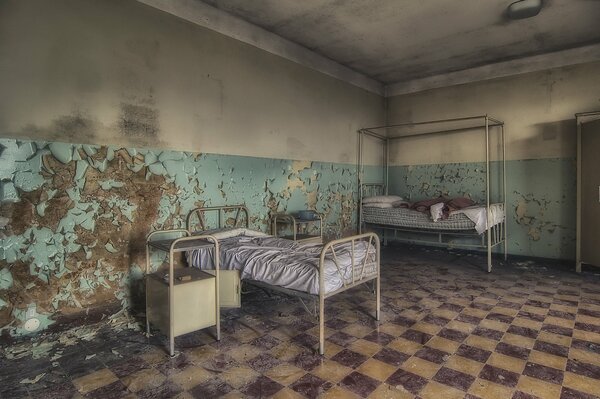 Dessin d une chambre abandonnée avec des lits à l hôpital