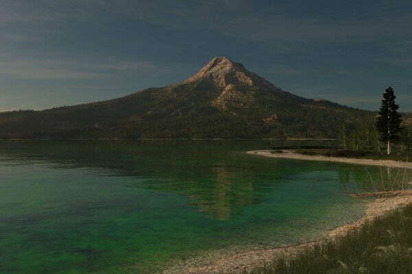 Grande montagna con lago