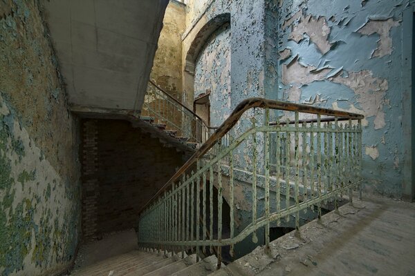 Casa abandonada. Subidas inhumanas