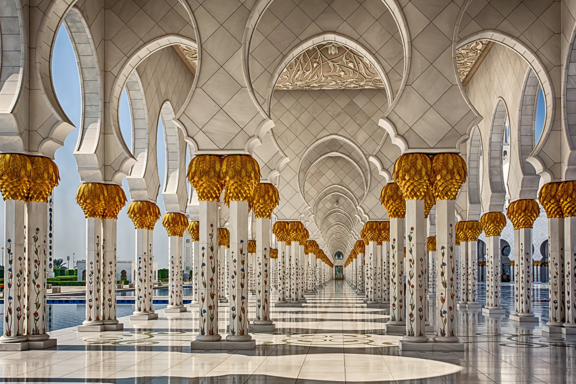 moschea di sheikh zayed abu dhabi emirati arabi uniti colonna architettura piscina