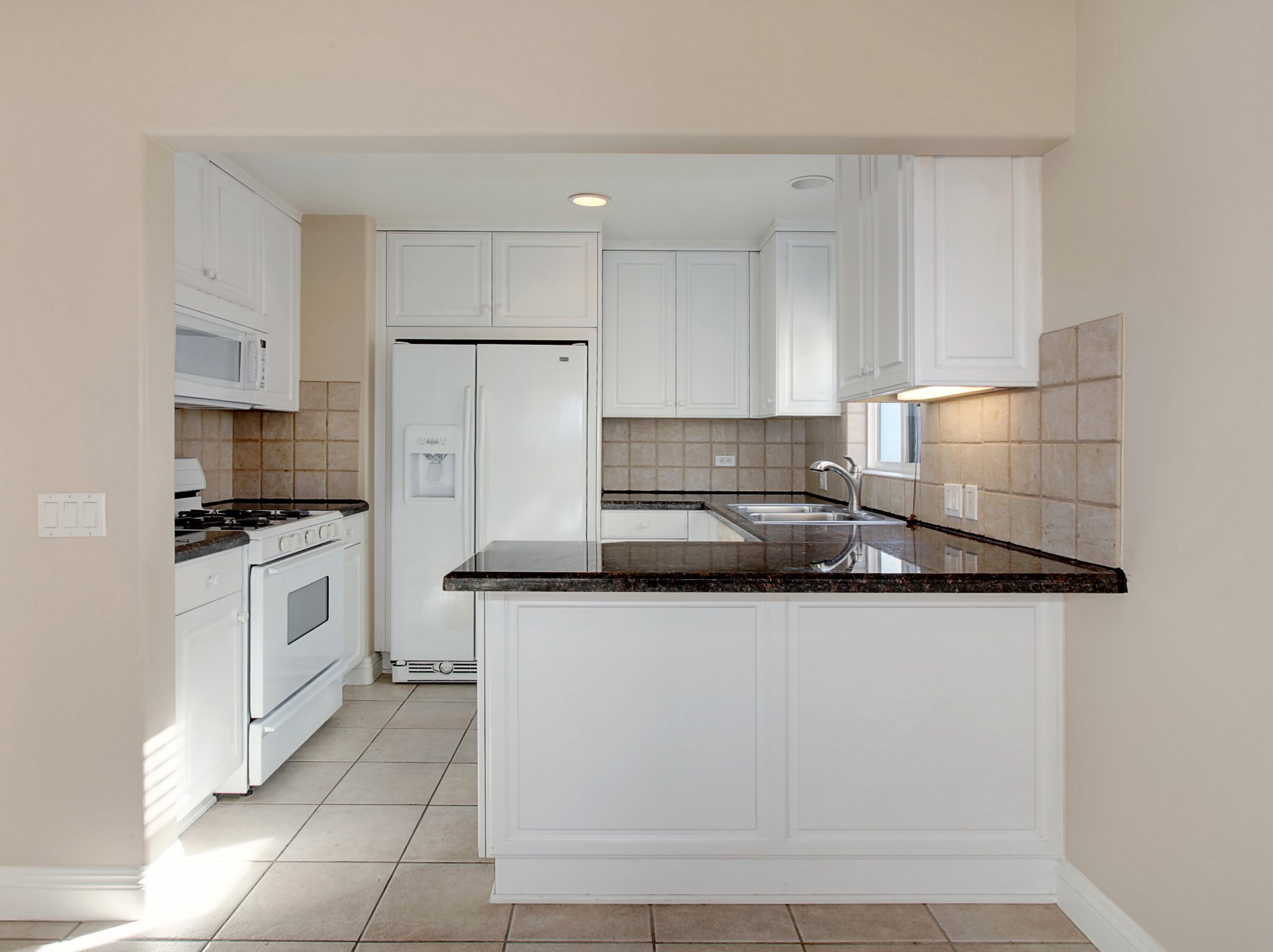 interior design kitchen table photo