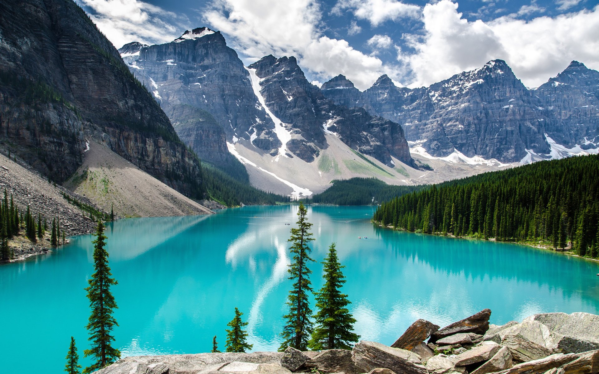 moraine lake mountains trees lake banff national park