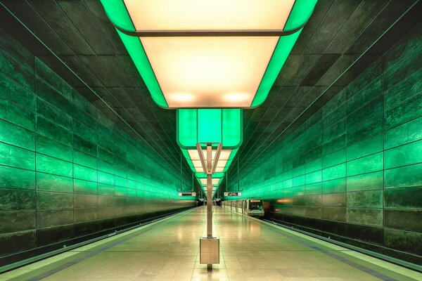 Arrival of the metro train at the emerald station