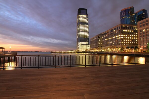 Lichter bei Sonnenuntergang im US-Bundesstaat New Jersey