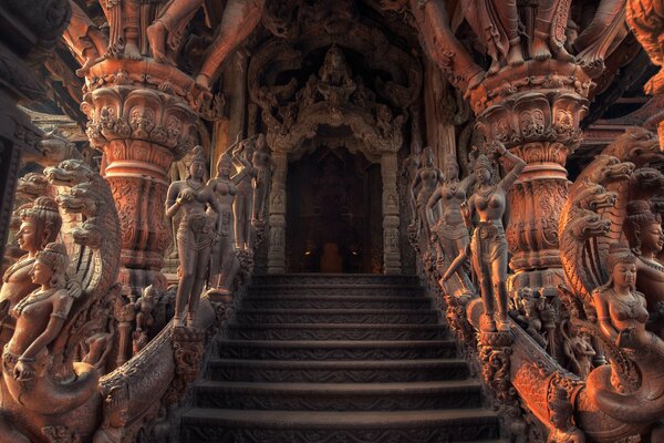 Architecture and entrance of the old temple