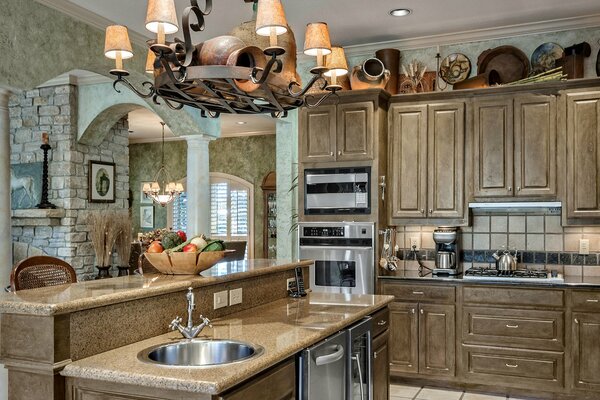 Intérieur de cuisine classique en bois