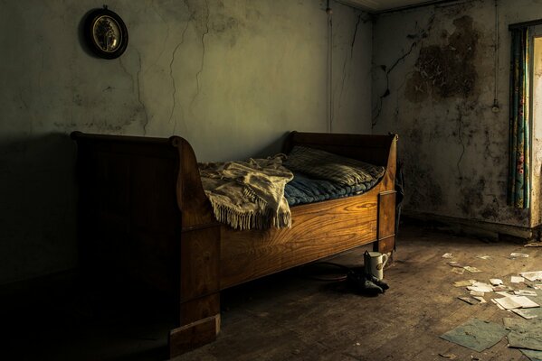 Old housing. An abandoned room